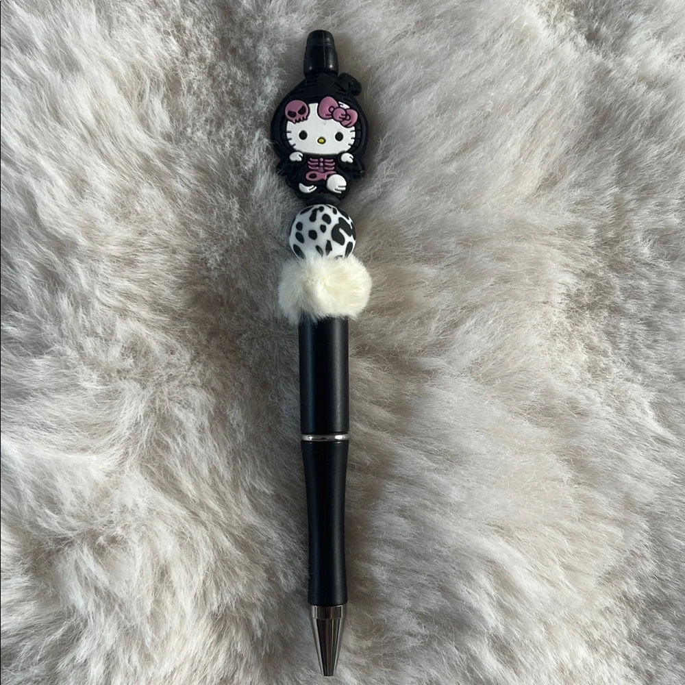 Hello Kitty Black and White Pen